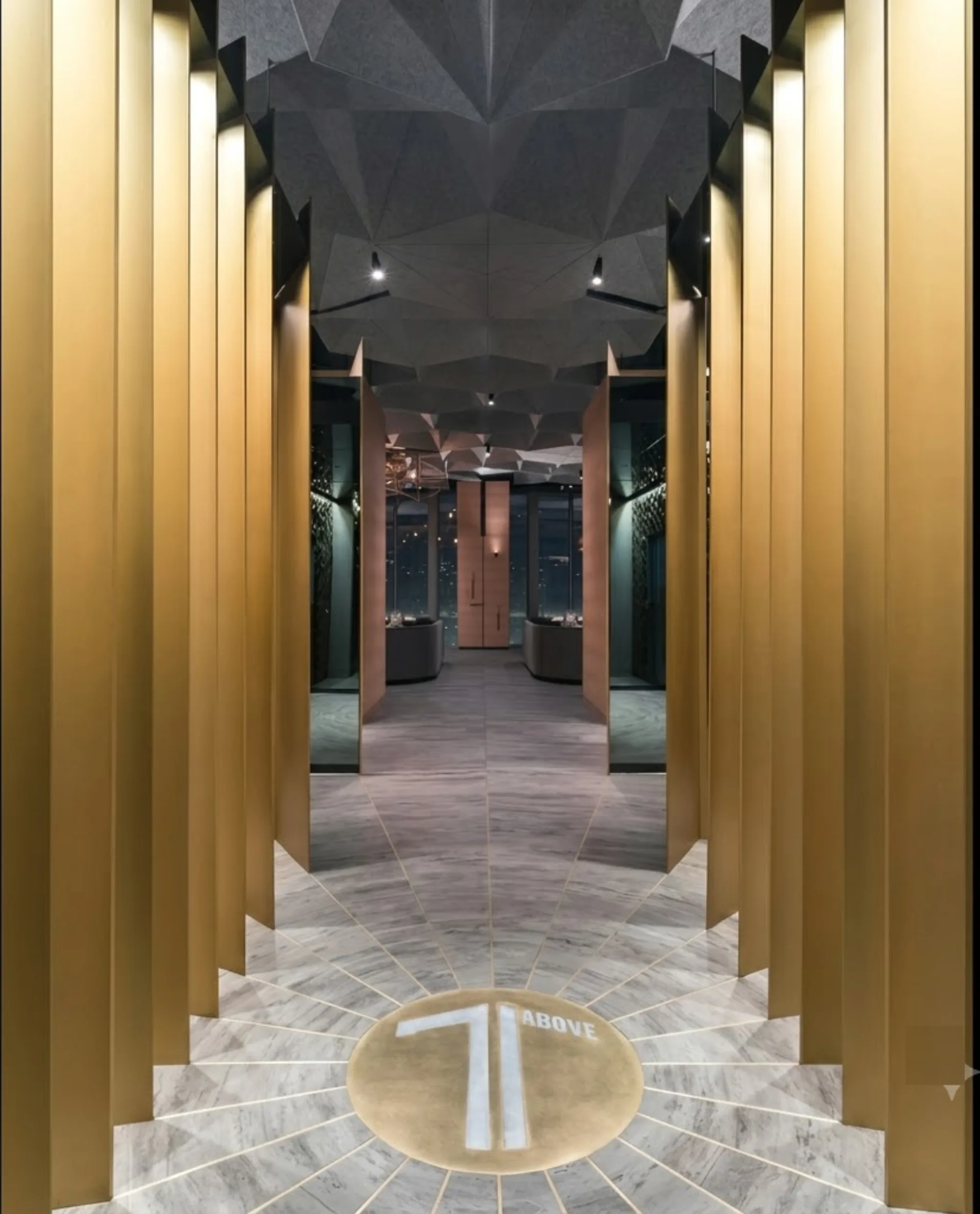 71Above Restaurant